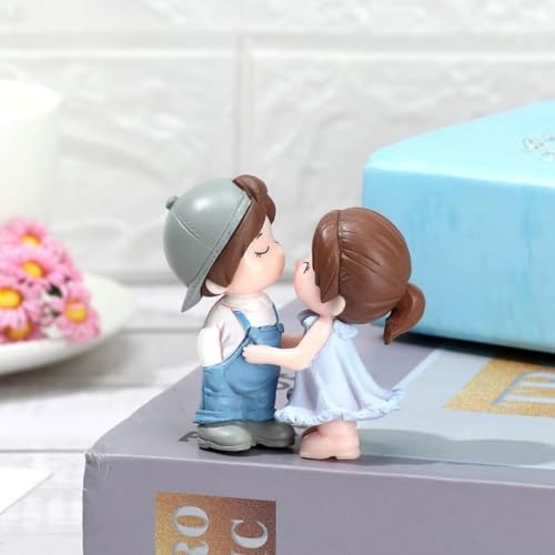 DETACHI Car Dashboard Couple Showpiece Figurine Toys Gift with 4 Resin Adhesive Stickers for Car Lovers, Adorable Accessories for Interior Car Decoration - 5.6 CM|B0DK3VD25G